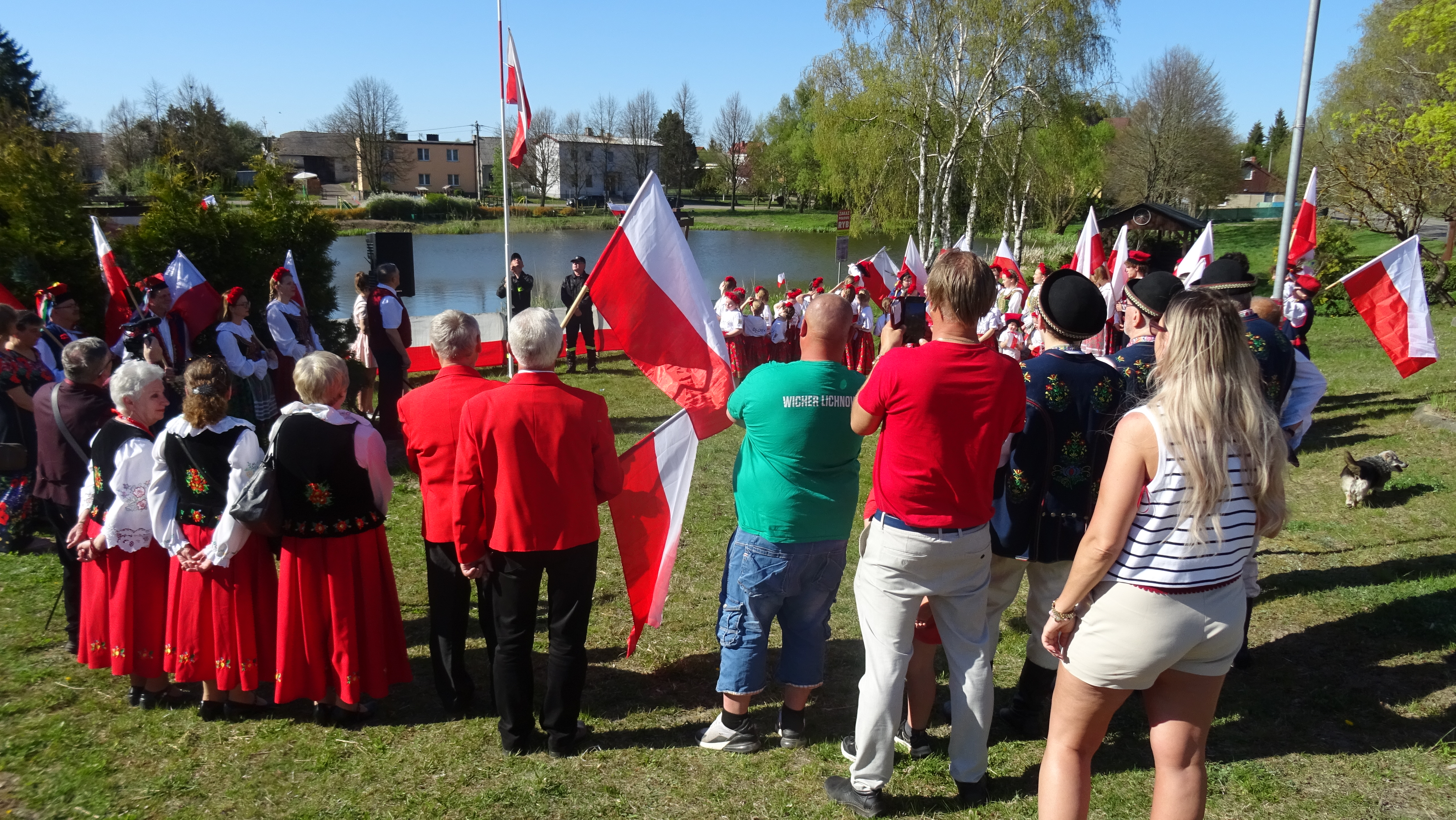 Dzień Flagi i koncert kapel i zespołów ludowych w Lichnowach