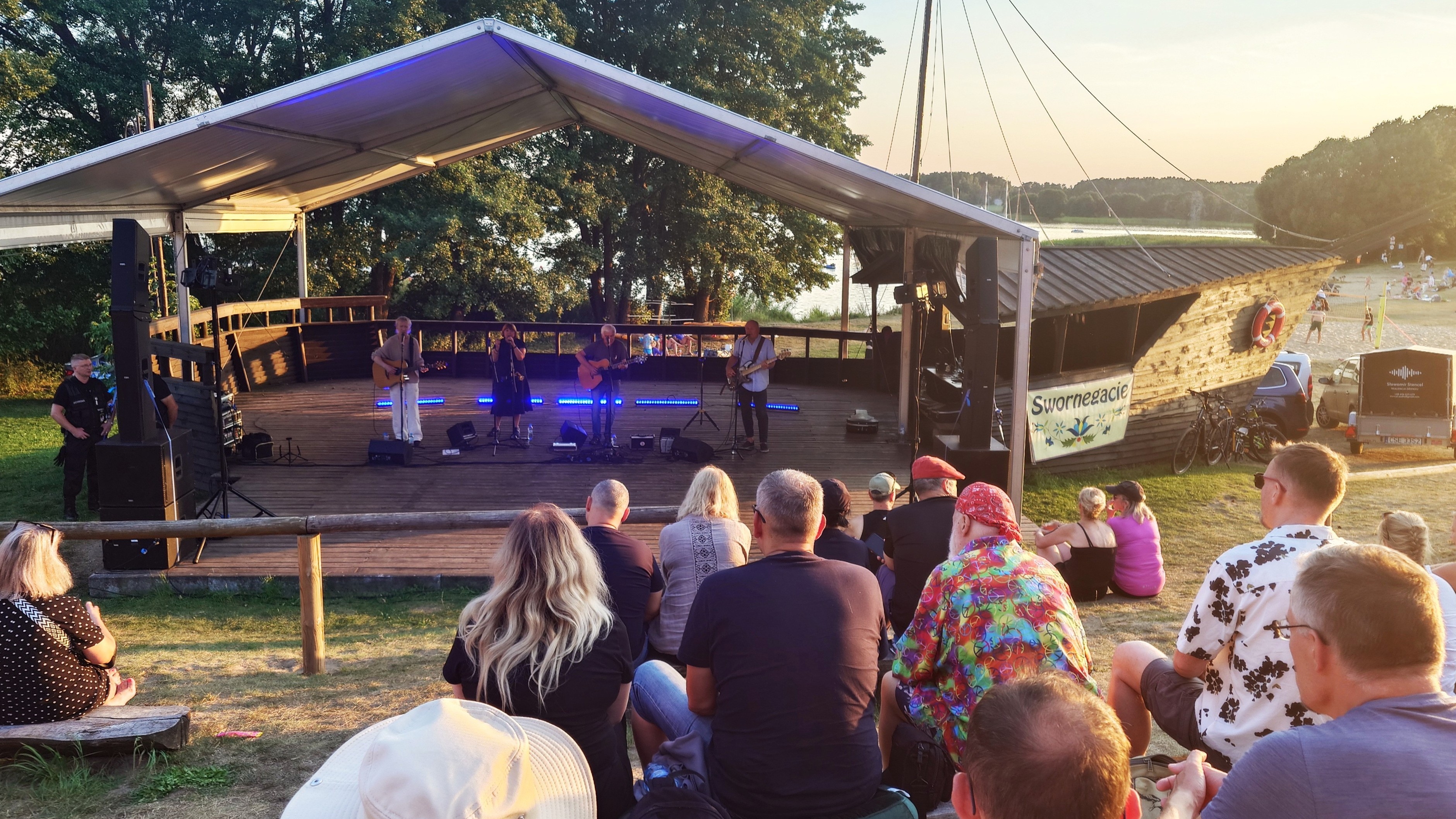 Koncert zespołu Wolna Grupa Bukowina w Swornegaciach