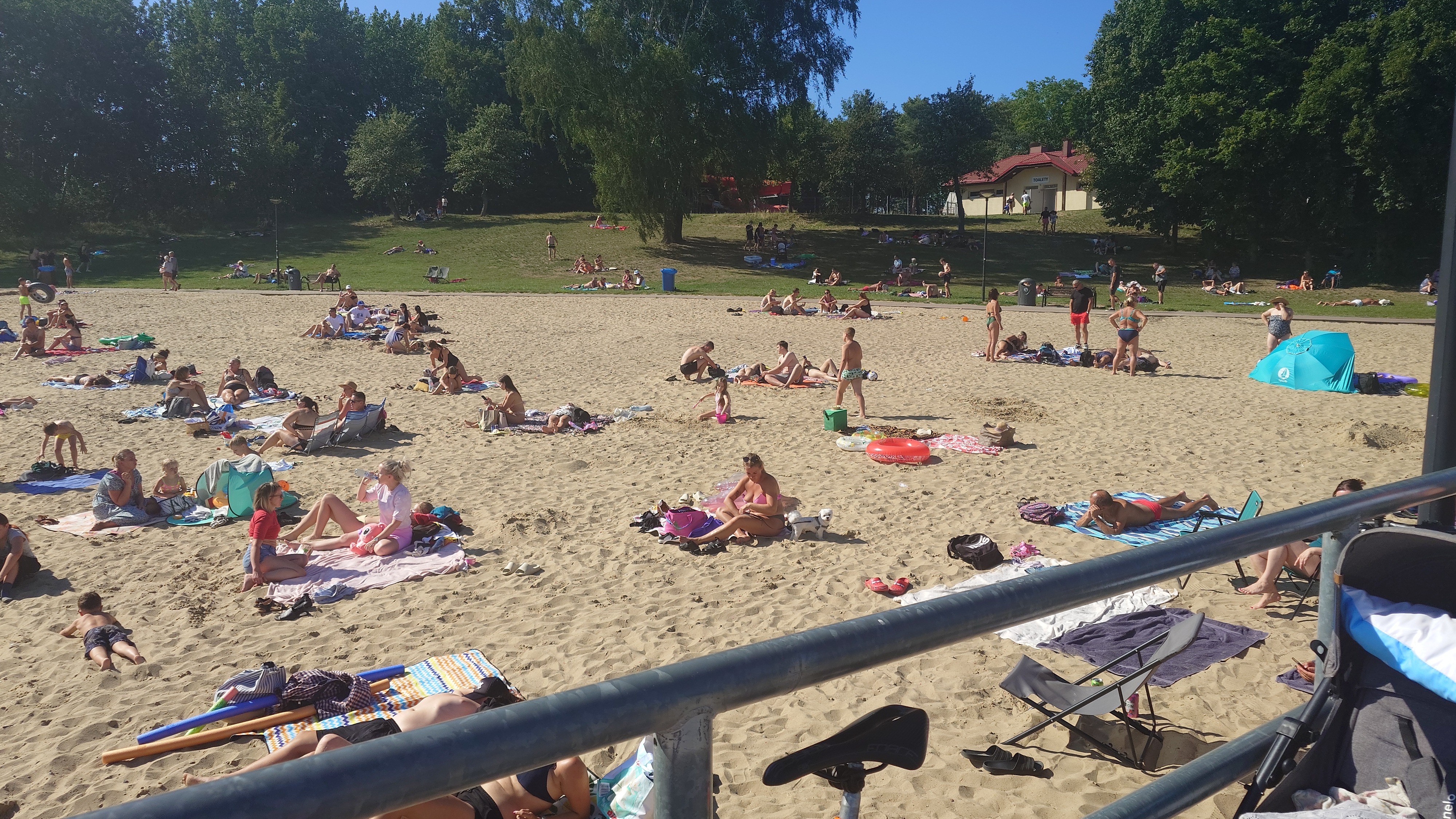 Plaża miejska w Człuchowie jest nad jeziorem Rychnowskim